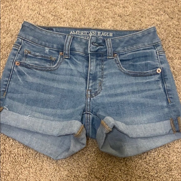 American Eagle size 2 Jean shorts - Picture 1 of 5